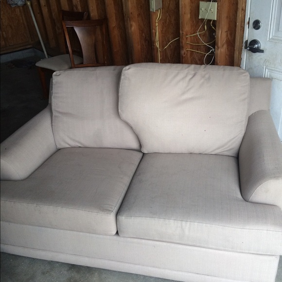 Love seat - Picture 1 of 1